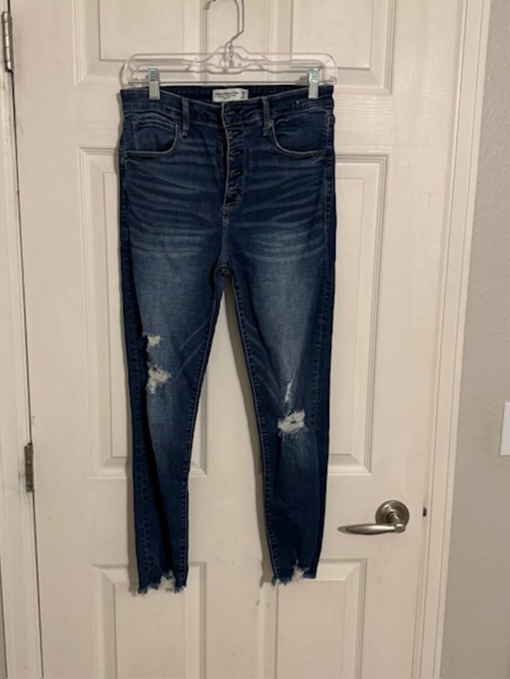 Abercrombie & Fitch Skinny Ankle High Rise Women's Distressed Jeans, Size 28